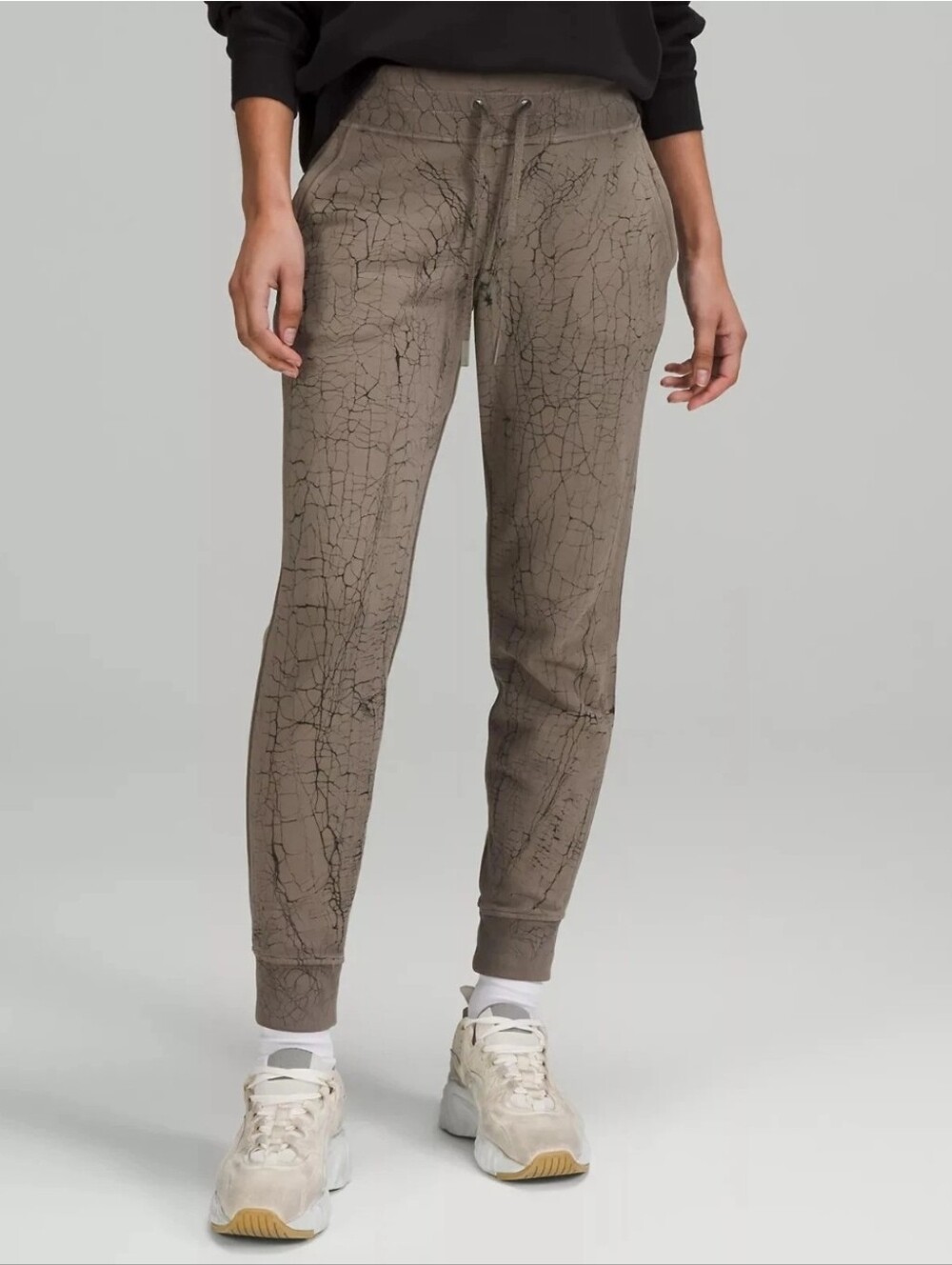 Lululemon Warm Down High Rise Jogger Athleisure Gym Workout Athletic Preppy